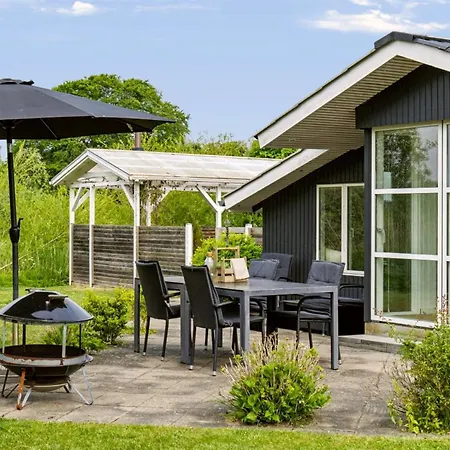 Glum - 300m From The Sea By Interhome *
